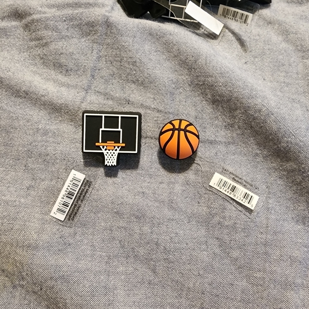 R2 - Crocs Jibbitz Basketball 2 -Piece Set - Picture 1 of 2
